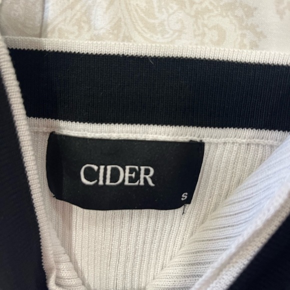 Cider Cropped Ribbed Cross Top - Picture 3 of 3